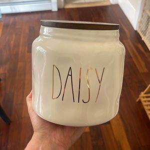 Rae dunn jar